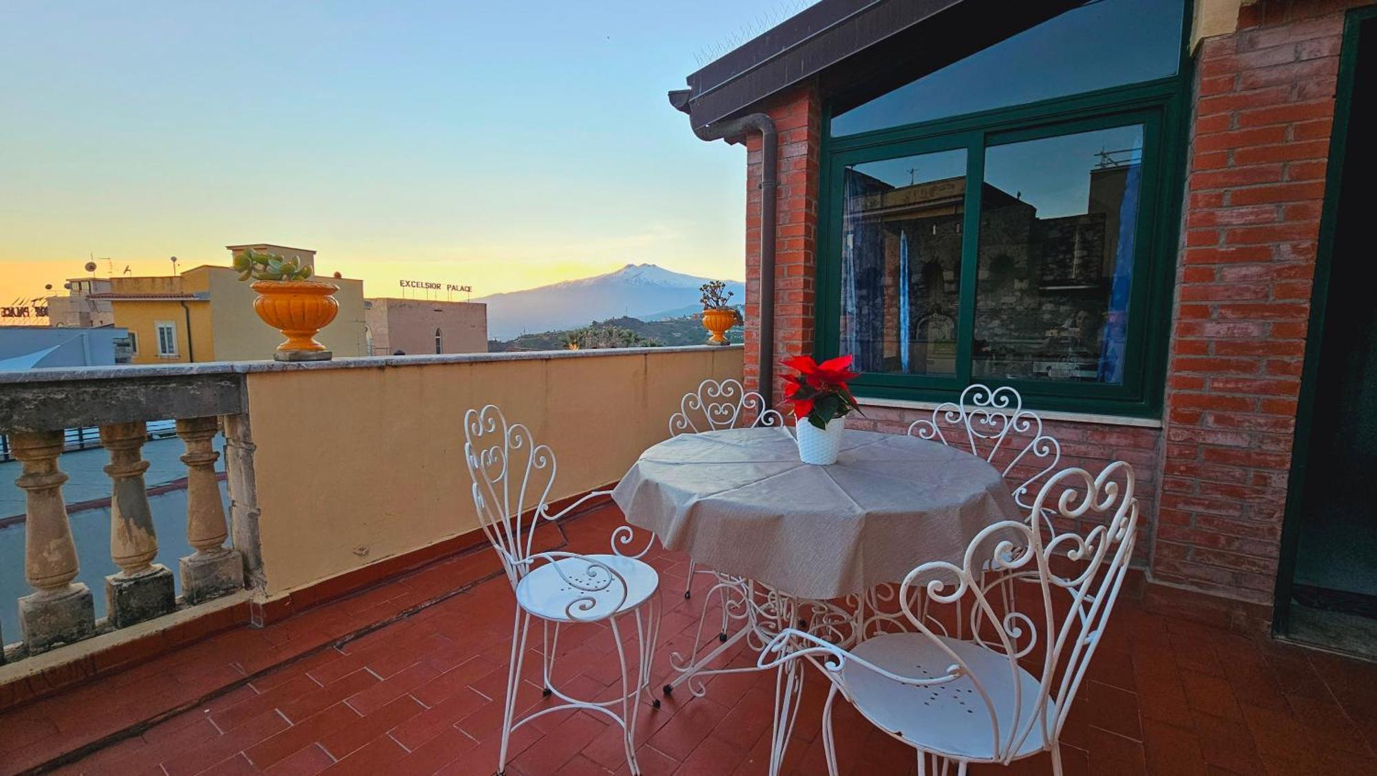 Casa Rando Mary'S House Apartment Taormina Exterior photo